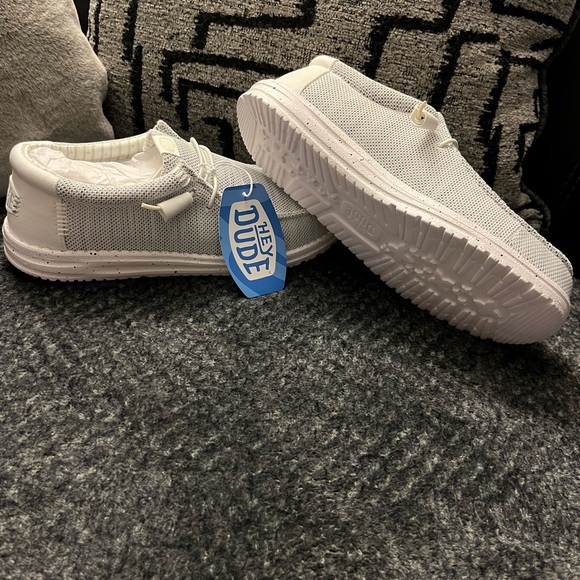 Hey Dude Men's Light Gray Athletic Shoes - Picture 1 of 1